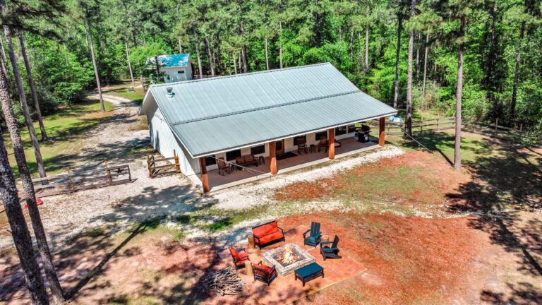 Lazy Pines Texas Big Cabin